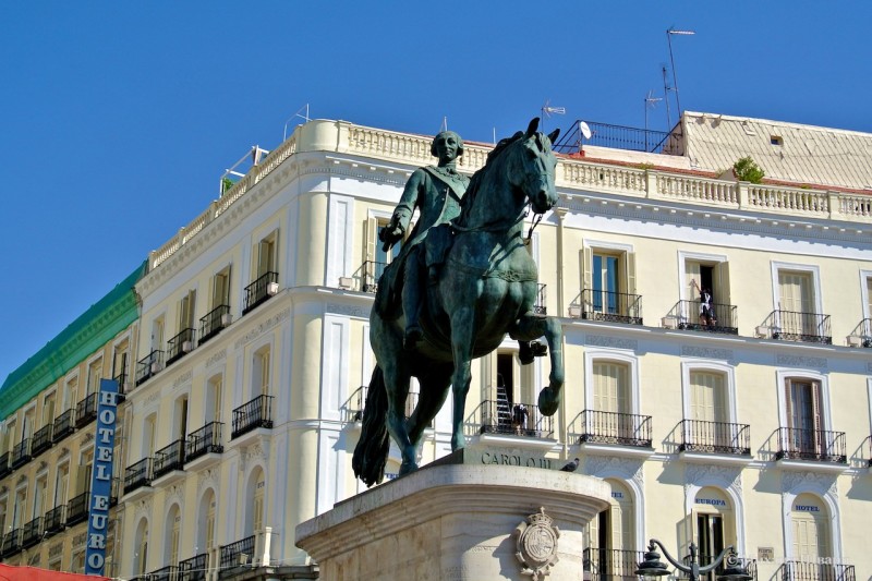 Статуя Карла III