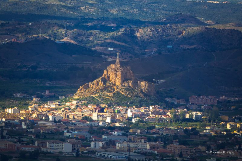 Вид на Монтеагудо со смотровой Mirador Cresta del Gallo