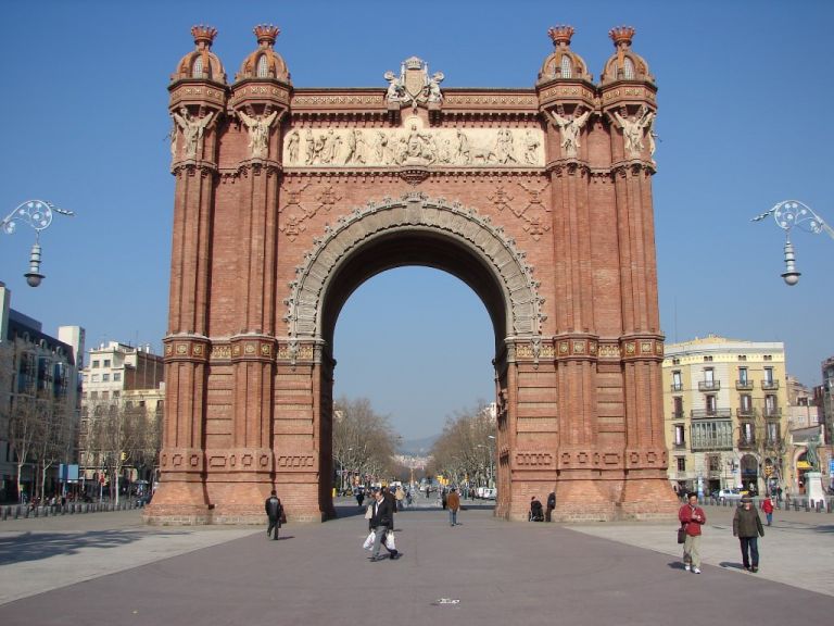 Триумфальная арка (L'Arc de Triomf)