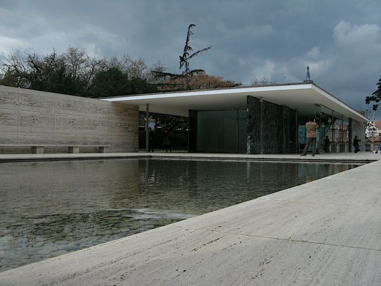 Павильон Миса ван дер Роэ (Pavelló Mies van der Rohe)