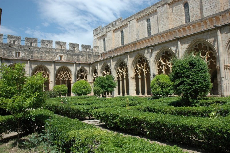 Монастырь Сантес-Креус (кат. Reial Monestir de Santa Maria de Santes Creus)