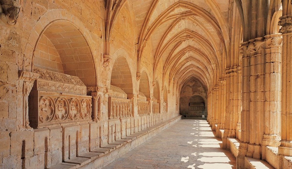 Монастырь Сантес-Креус (кат. Reial Monestir de Santa Maria de Santes Creus)