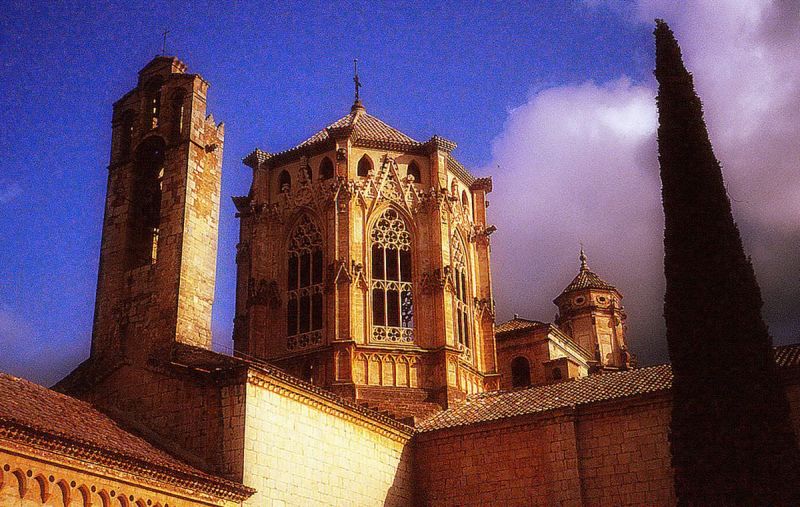 Поблет (кат. Reial Monestir de Santa Maria de Poblet)