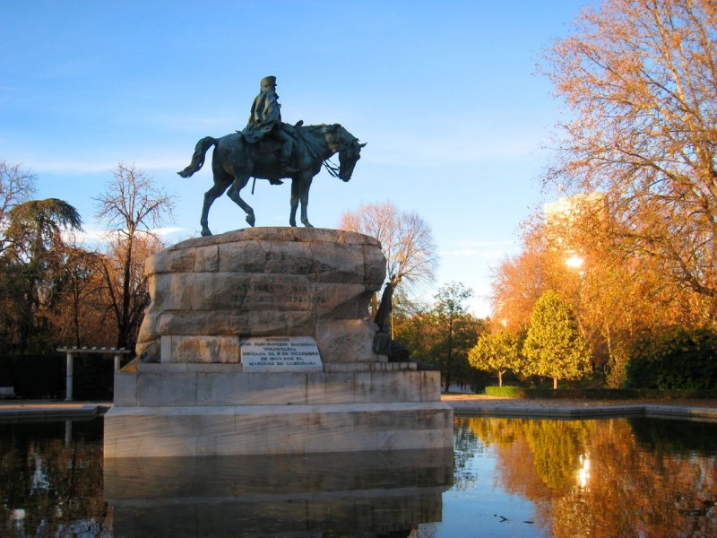 Памятник генералу Мартинес де Кампос
