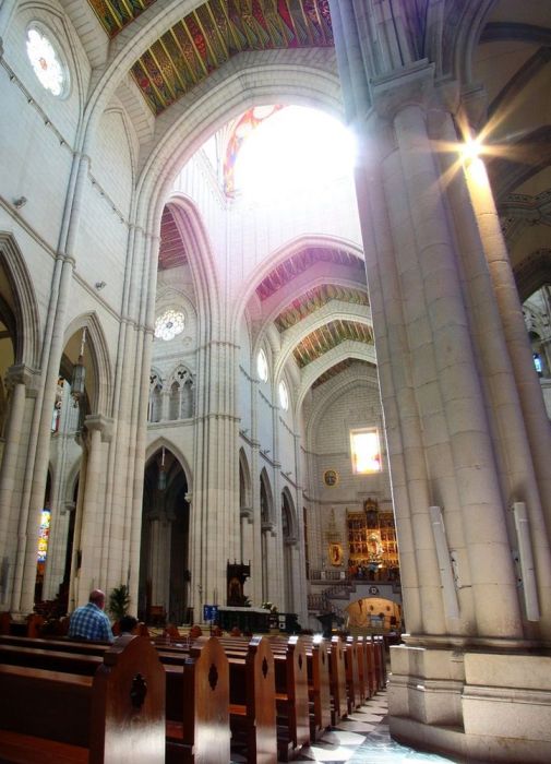Собор Альмудена (Catedral de la Almudena)
