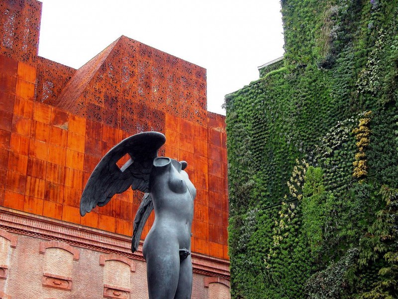 Культурный центр «Кайкса Форум» Мадрида (CaixaForum Madrid)