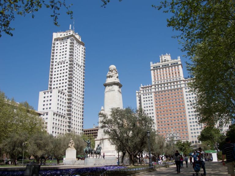 Площадь Испании (Plaza de España)