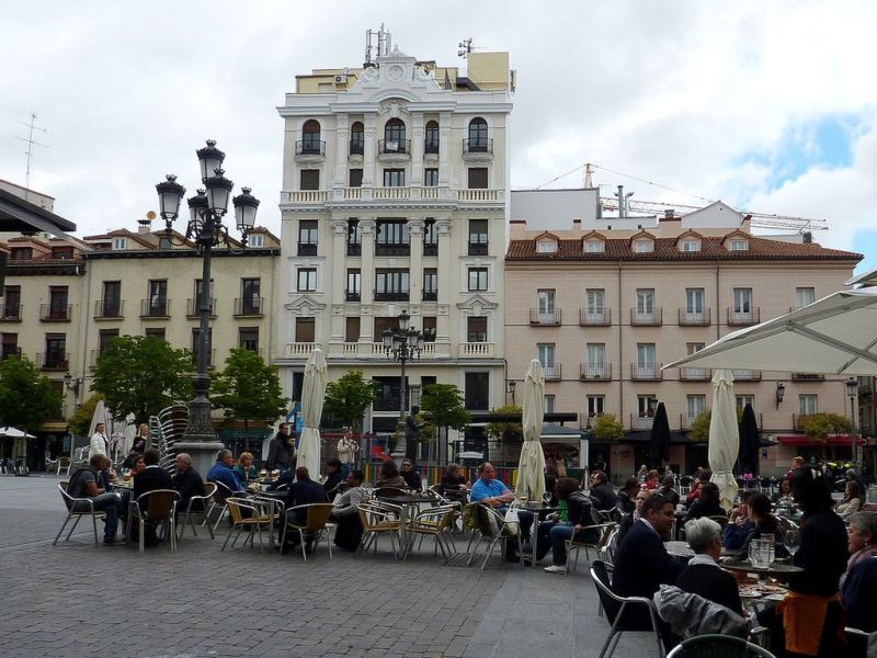 Площадь Санта-Ана (Plaza de Santa Ana)