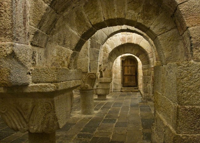 Монастырь Лейре (Monasterio de Leyre) 