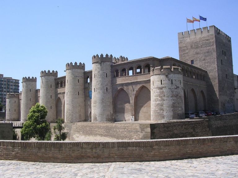 Дворец Альхаферия (Palacio de la Aljafería)