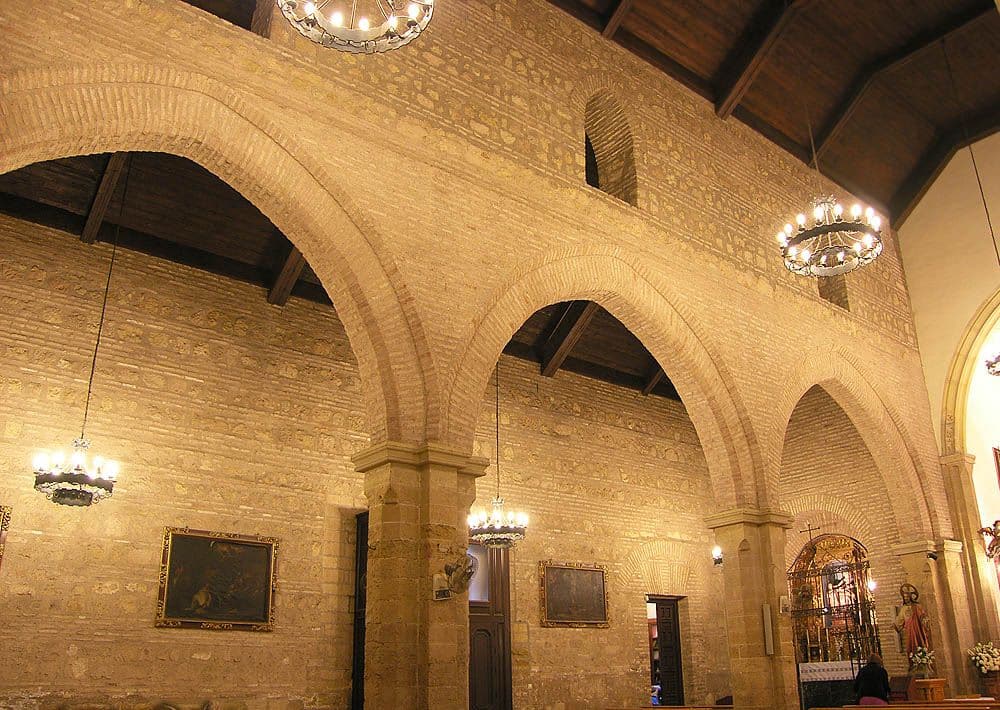 Интерьер Храма Богоматери Фуэнсанта (Santuario de Nuestra Señora de la Fuensanta)