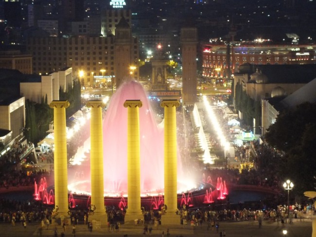 Шоу фонтанов в Барселоне
