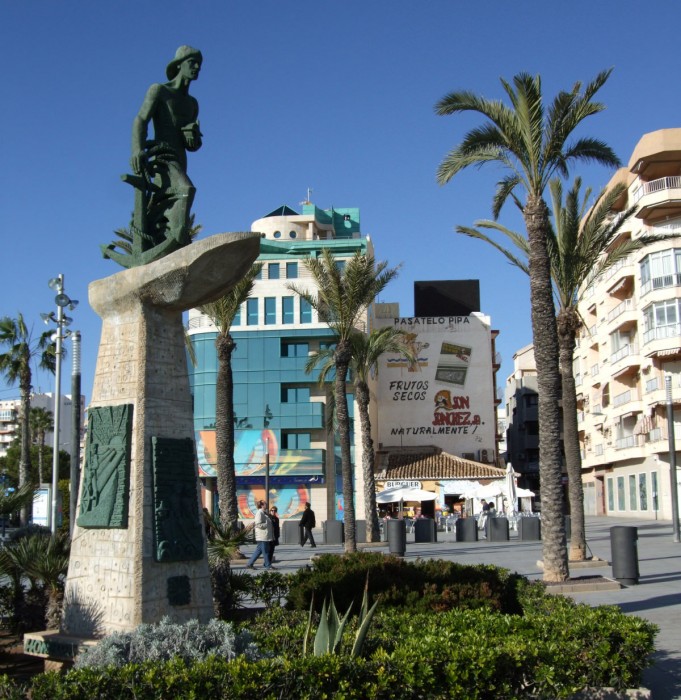 Памятник человеку смотрящего в море (Мonumento al hombre del mar)