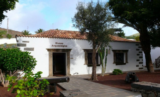 Музей археологии (Museo Arqueológico y Etnográfico)