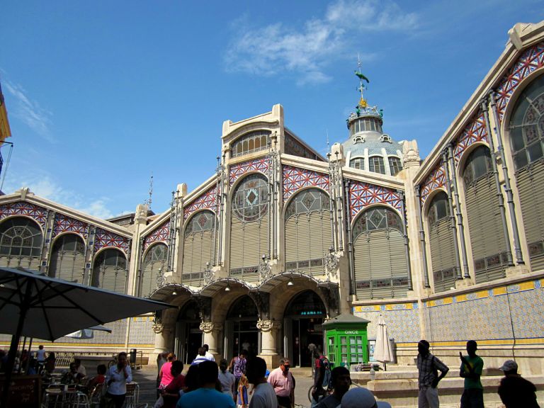 Рыночная площадь (Plaça del Mercat)