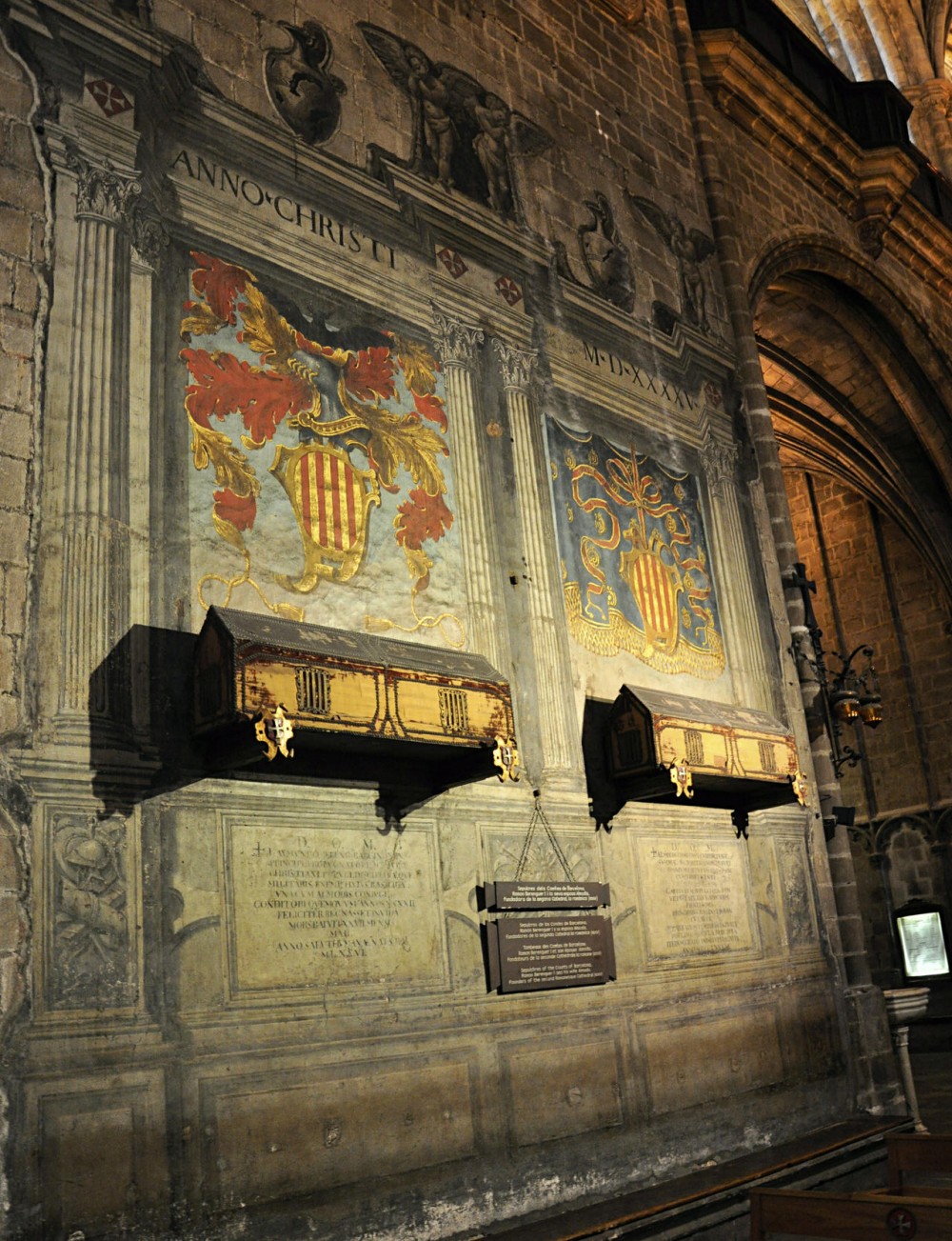 Саркофаги Беренгера и Альмодис (фото: santiagoname)