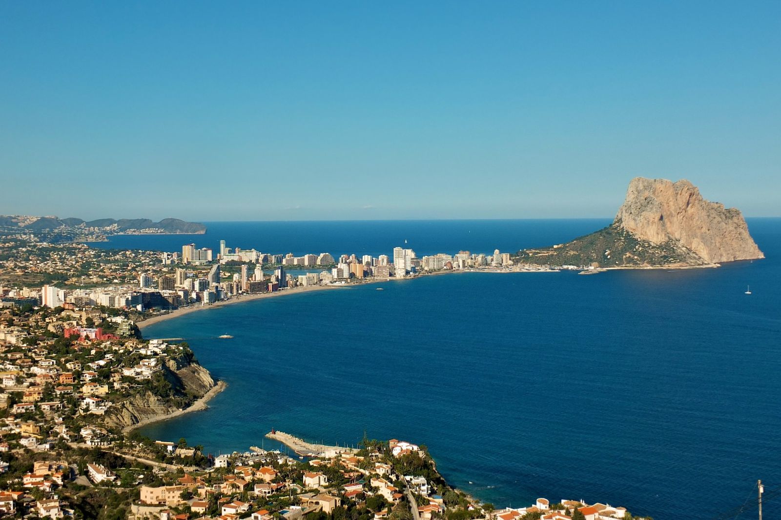 Вид на Calpe и скалу Ifach (фото: Dan)