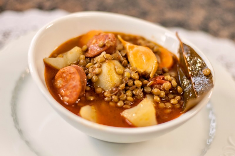 Густой суп из чечевицы – Lentejas con chorizo