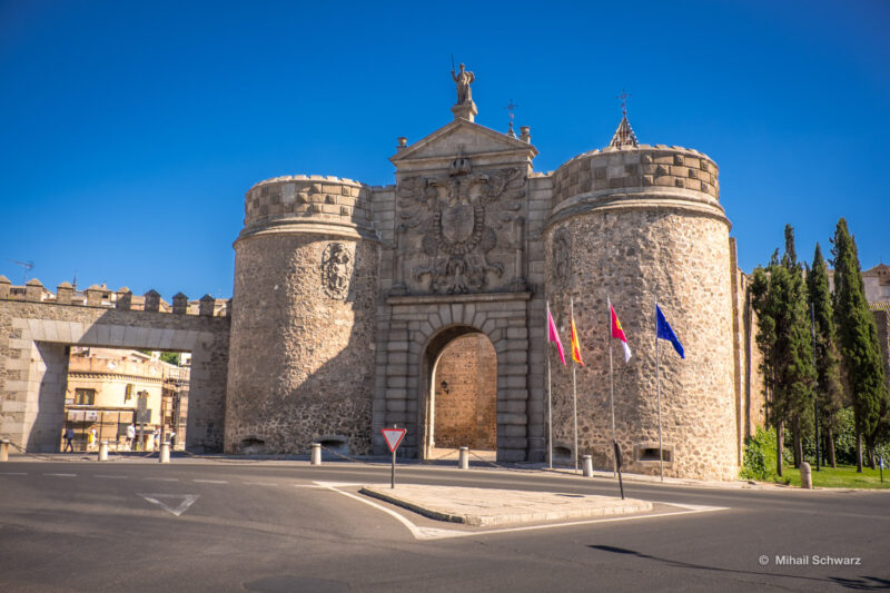 Новые ворота Бисагра (Puerta Nueva de Bisagra)