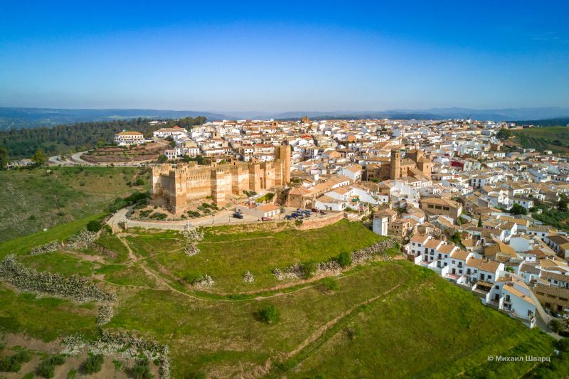 Крепость Крепость Castillo de Bury Al-Hammam и панорама города