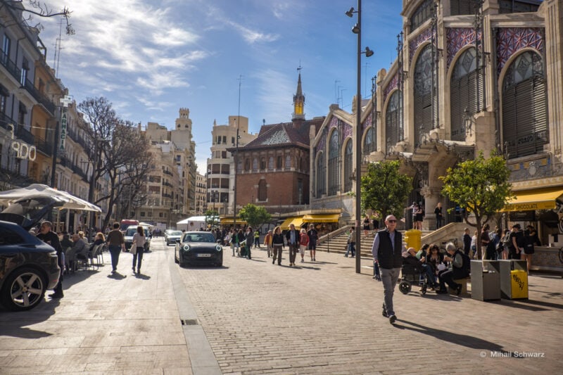 Рыночная площадь (Plaça del Mercat)